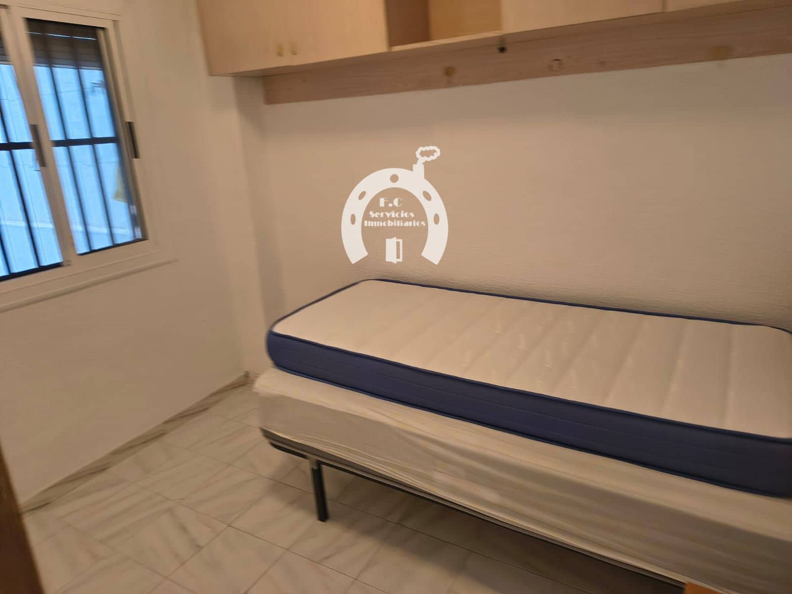 Flat for rent in Elche / Elx - € 800 (Ref: 10007854)