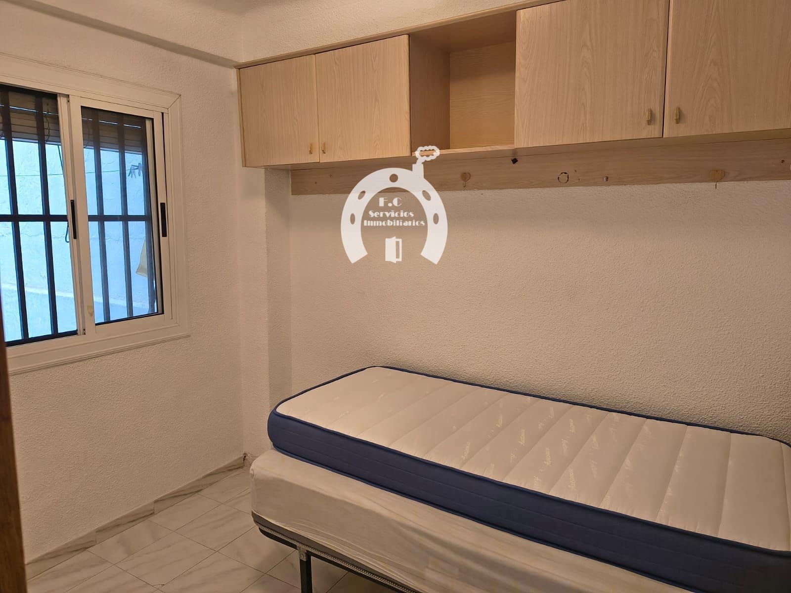 Flat for rent in Elche / Elx - € 800 (Ref: 10007854)