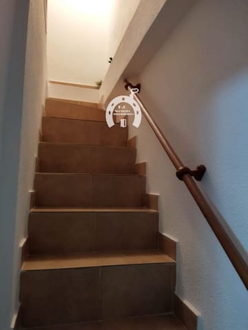 Villa/Maison de 2 chambres à louer à Santa Pola - 750 € (Ref: 10127388)