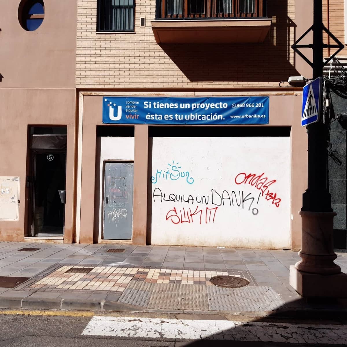 Kommersiell til leie i Cartagena - € 600 (Ref: 8688142)