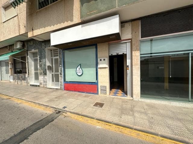 Local Commercial à louer à Carthagène - 650 € (Ref: 8688149)