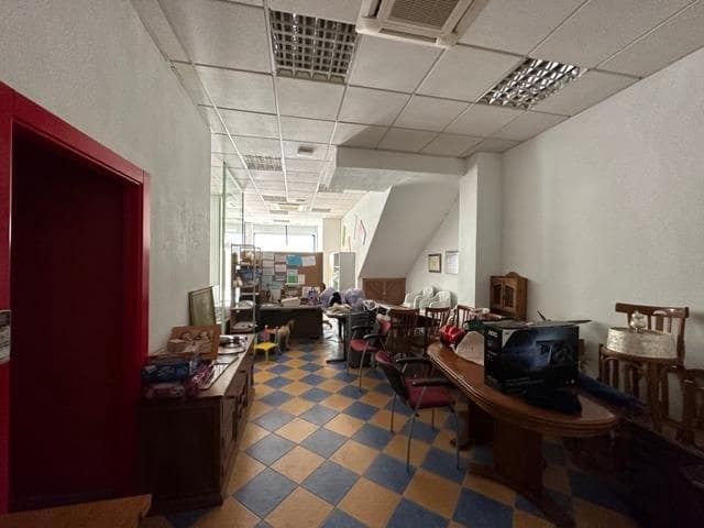 Local Commercial à louer à Carthagène - 650 € (Ref: 8688149)