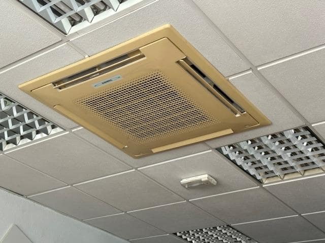 Local Commercial à louer à Carthagène - 650 € (Ref: 8688149)