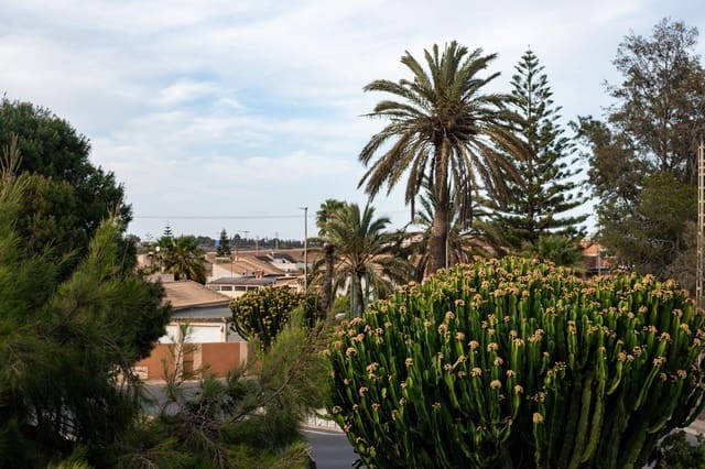 Chalet de 4 habitaciones en Cartagena en venta - 365.000 € (Ref: 8688153)