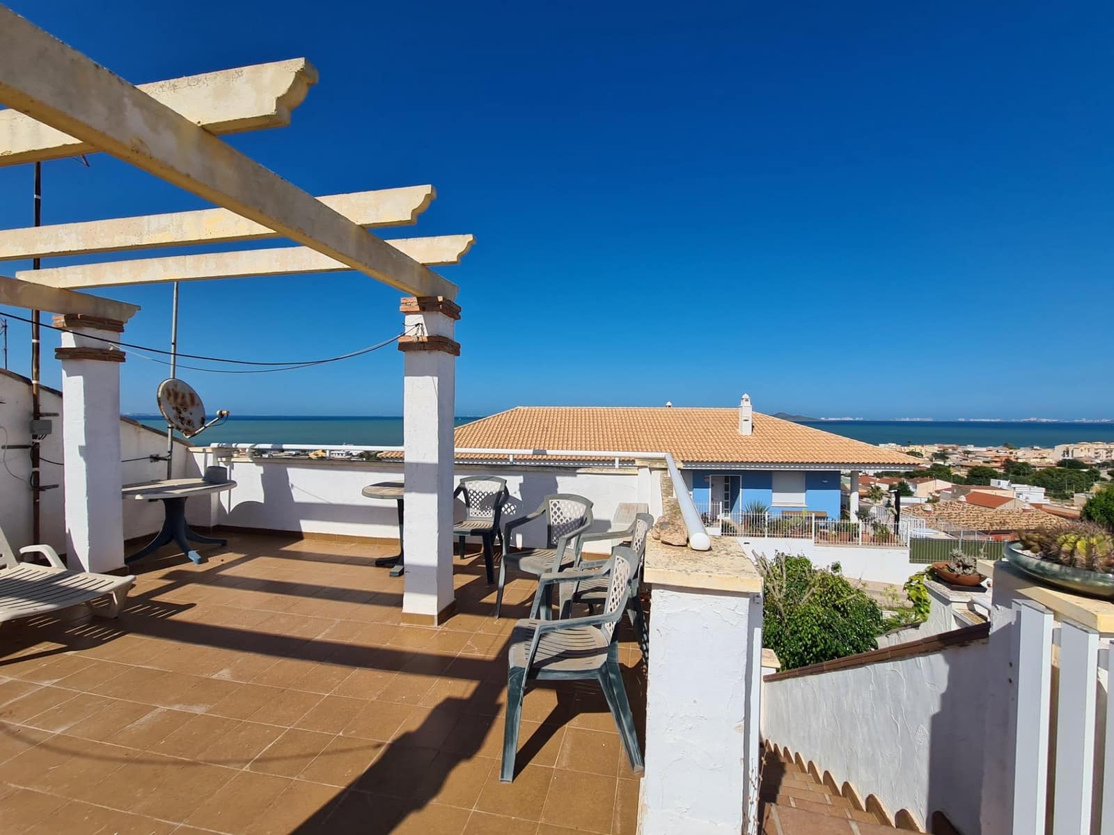 3 soveværelse Rækkehus til salg i El Carmoli med swimmingpool - € 220.000 (Ref: 8688182)