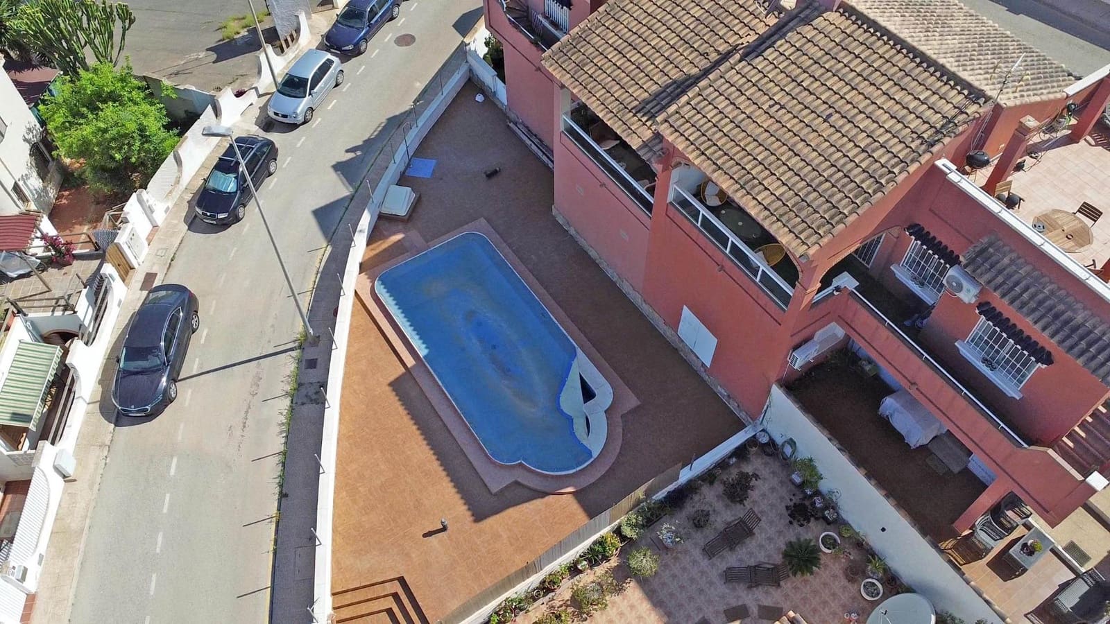 3 soveværelse Rækkehus til salg i El Carmoli med swimmingpool - € 220.000 (Ref: 8688182)