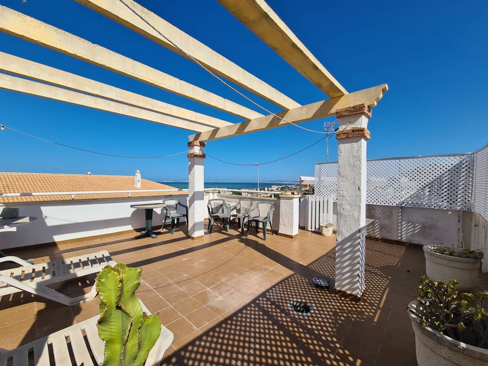 3 soveværelse Rækkehus til salg i El Carmoli med swimmingpool - € 220.000 (Ref: 8688182)