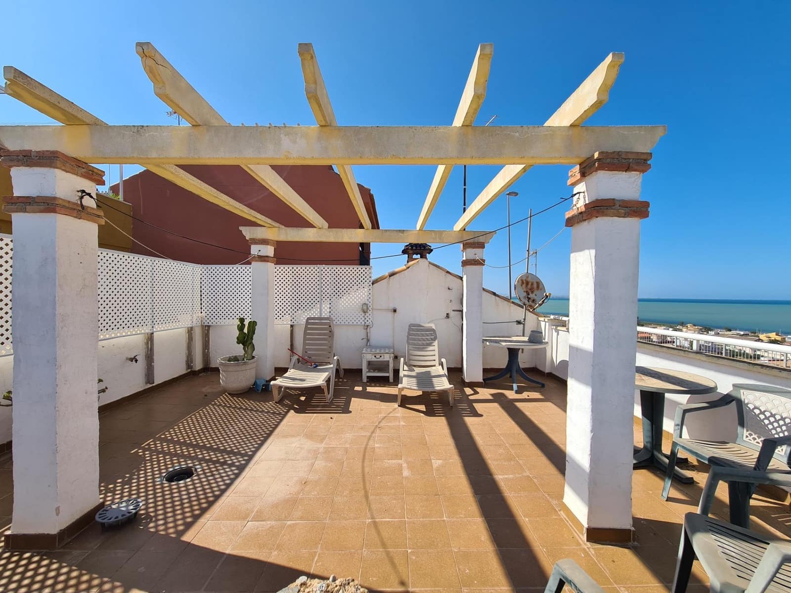 3 soveværelse Rækkehus til salg i El Carmoli med swimmingpool - € 220.000 (Ref: 8688182)