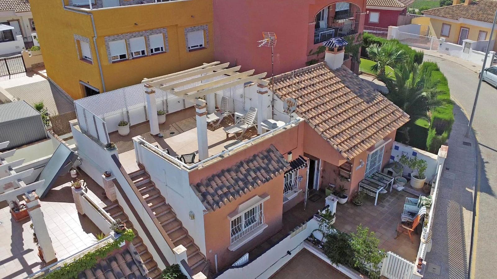 3 soveværelse Rækkehus til salg i El Carmoli med swimmingpool - € 220.000 (Ref: 8688182)