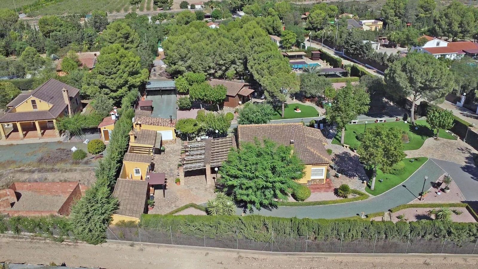 4 soveværelse Finca/Landehus til salg i Alhama de Murcia med swimmingpool - € 530.000 (Ref: 8722123)