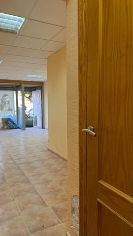 Local Commercial de 2 chambres à louer à Carthagène - 400 € (Ref: 8867169)