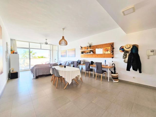 3 bedroom Flat for sale in La Manga del Mar Menor with pool garage - € 375,000 (Ref: 8880087)