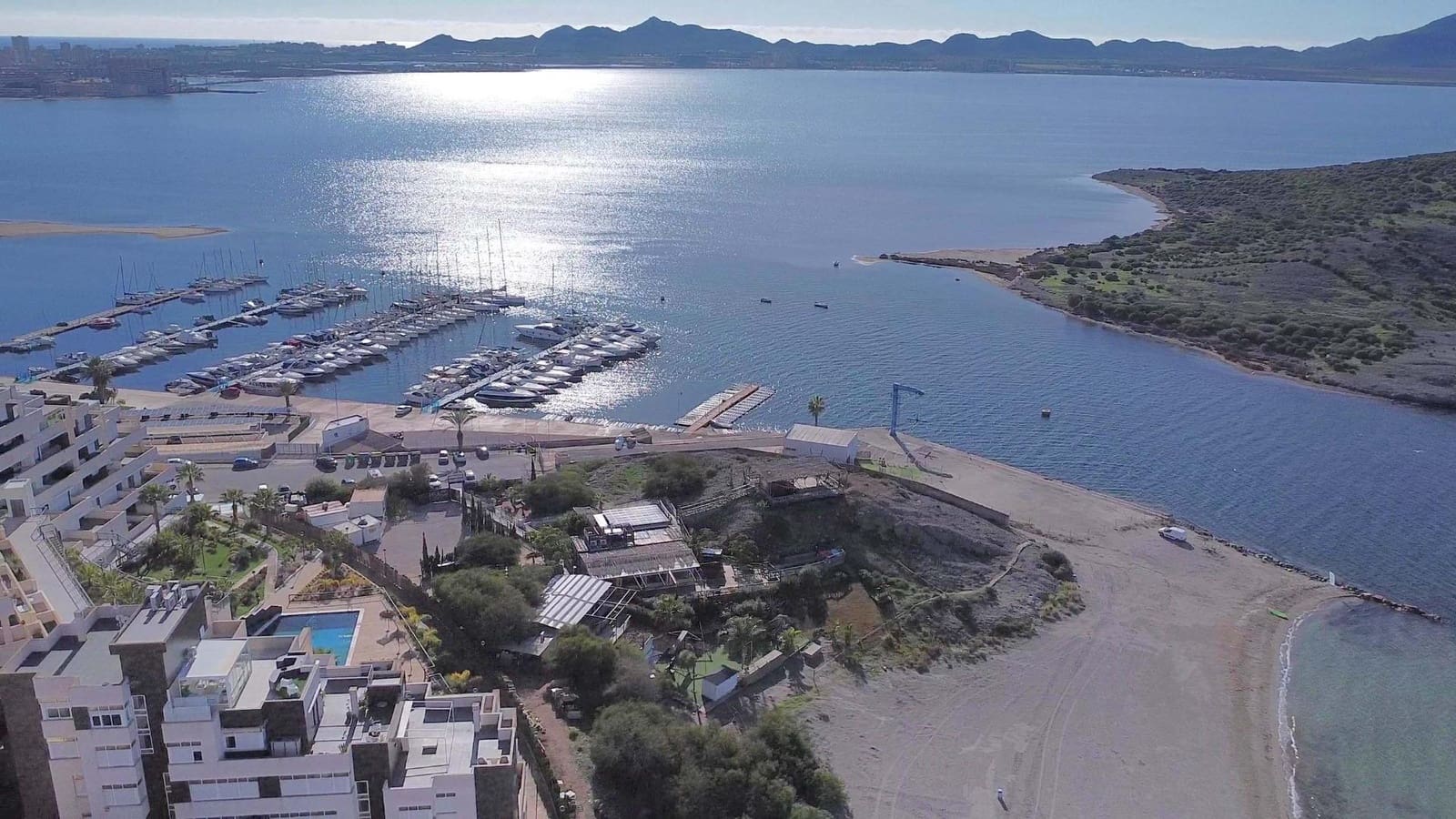 3 quarto Apartamento para venda em La Manga del Mar Menor com piscina garagem - 375 000 € (Ref: 8880087)