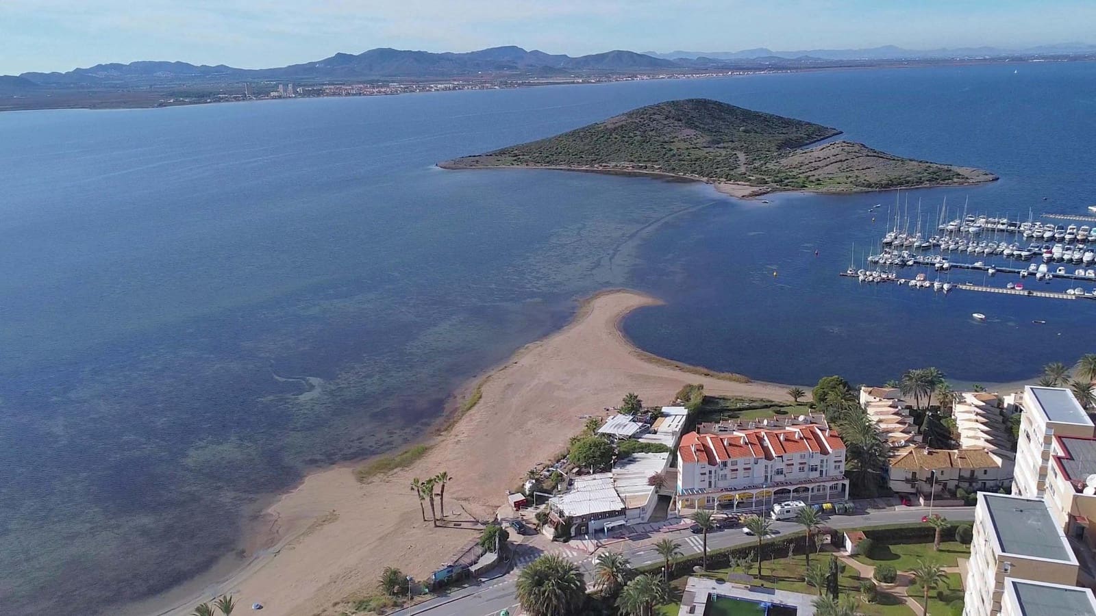 3 quarto Apartamento para venda em La Manga del Mar Menor com piscina garagem - 375 000 € (Ref: 8880087)