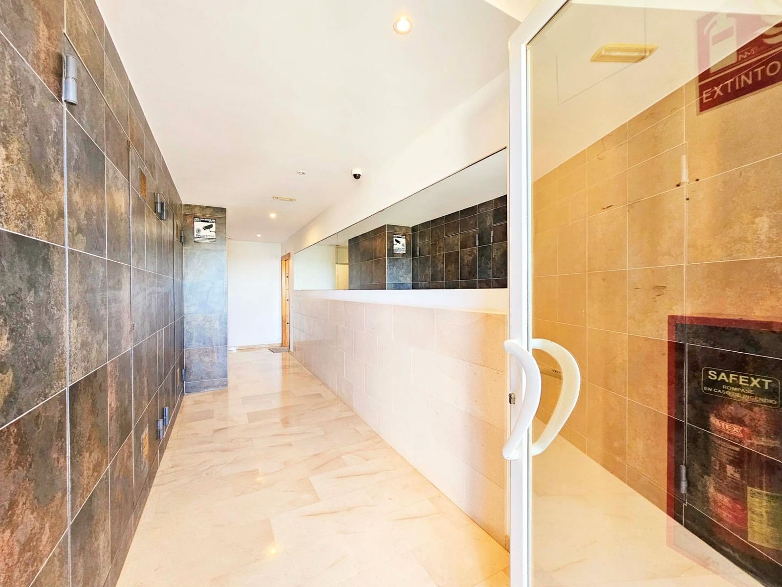 3 quarto Apartamento para venda em La Manga del Mar Menor com piscina garagem - 375 000 € (Ref: 8880087)