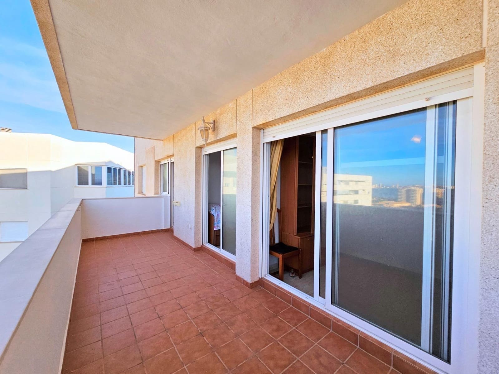 2 soverom Penthouse til leie i Playa Honda med svømmebasseng garasje - € 750 (Ref: 8946214)