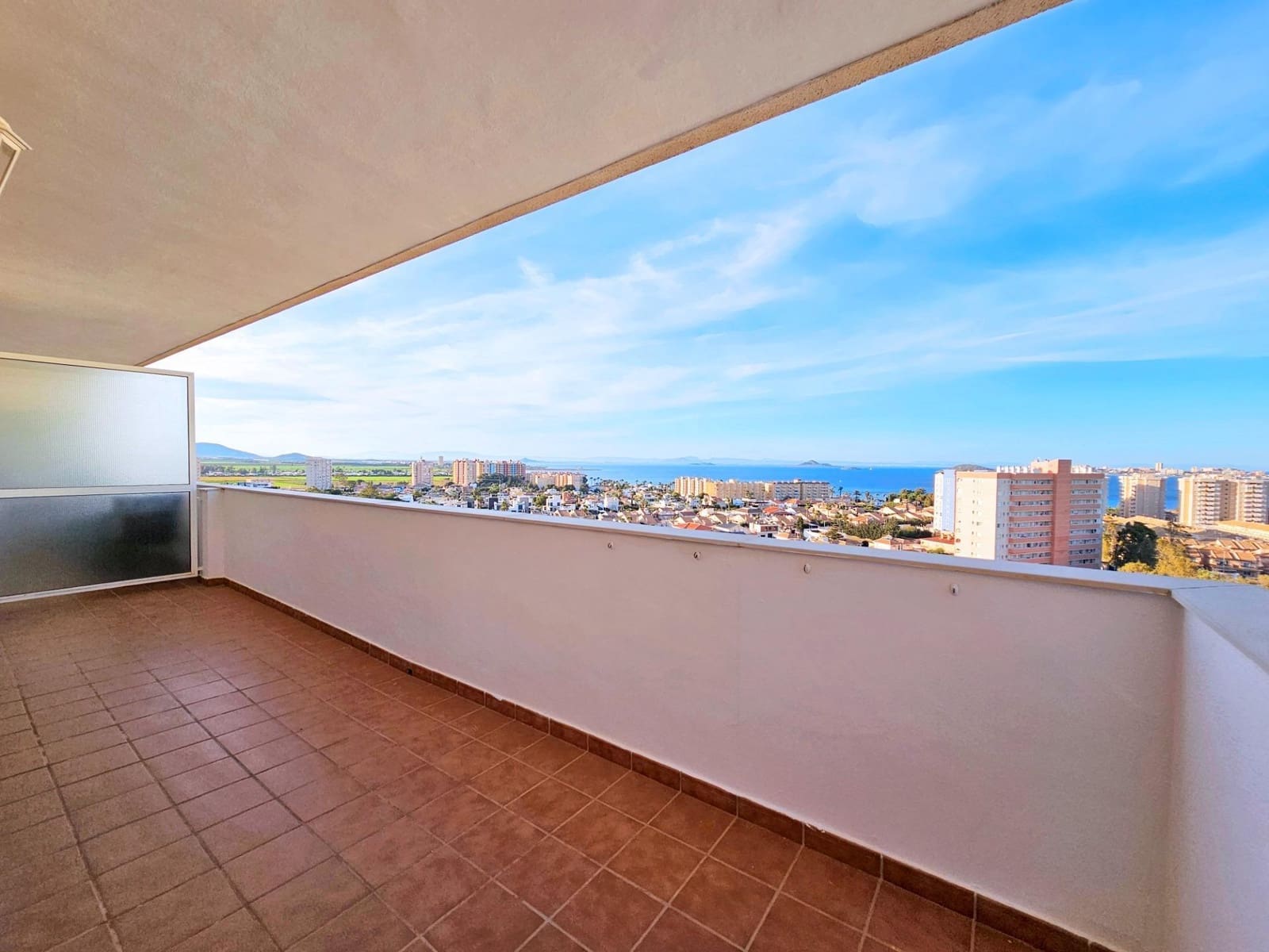 2 soverom Penthouse til leie i Playa Honda med svømmebasseng garasje - € 750 (Ref: 8946214)