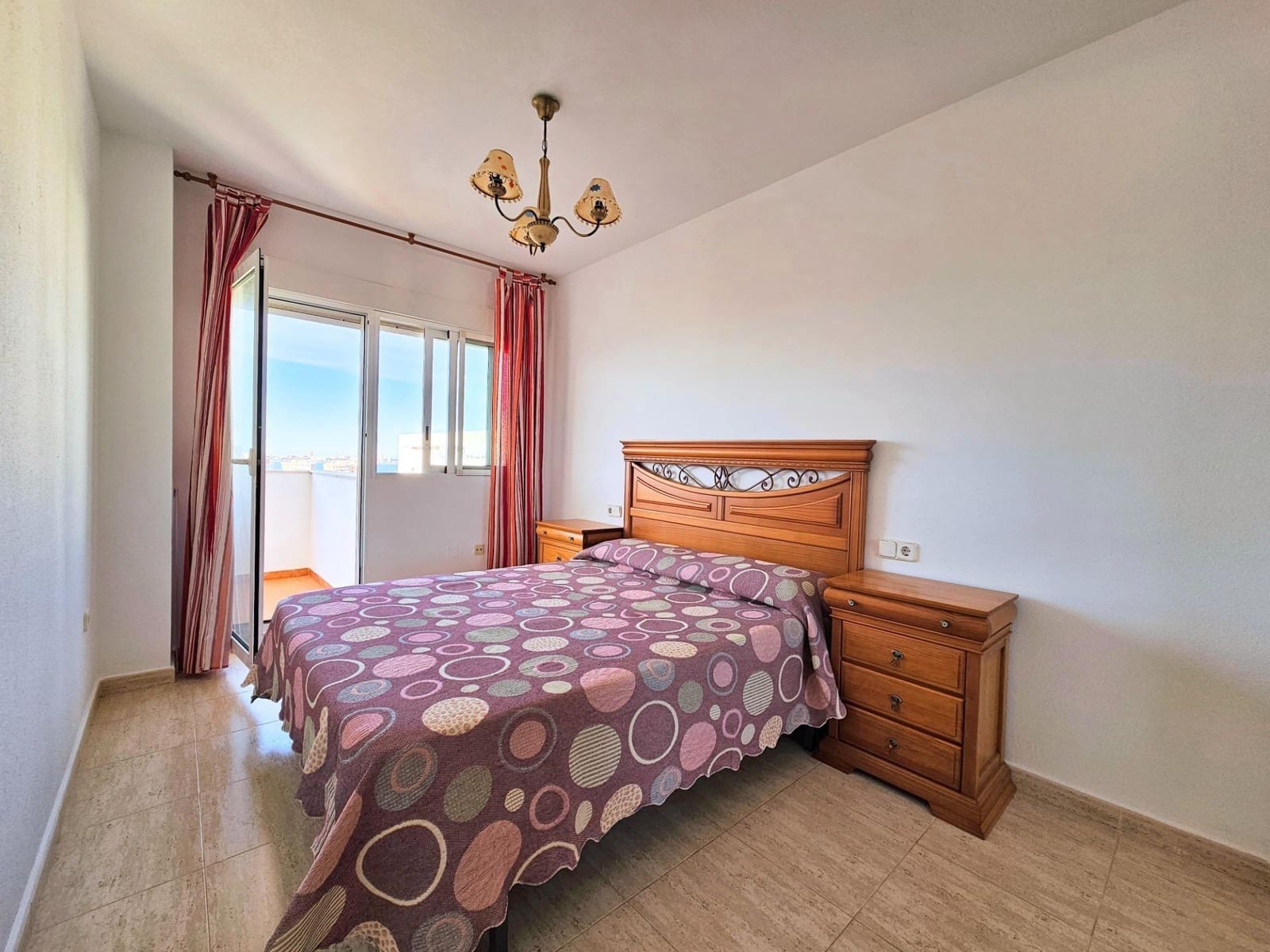 2 soverom Penthouse til leie i Playa Honda med svømmebasseng garasje - € 750 (Ref: 8946214)