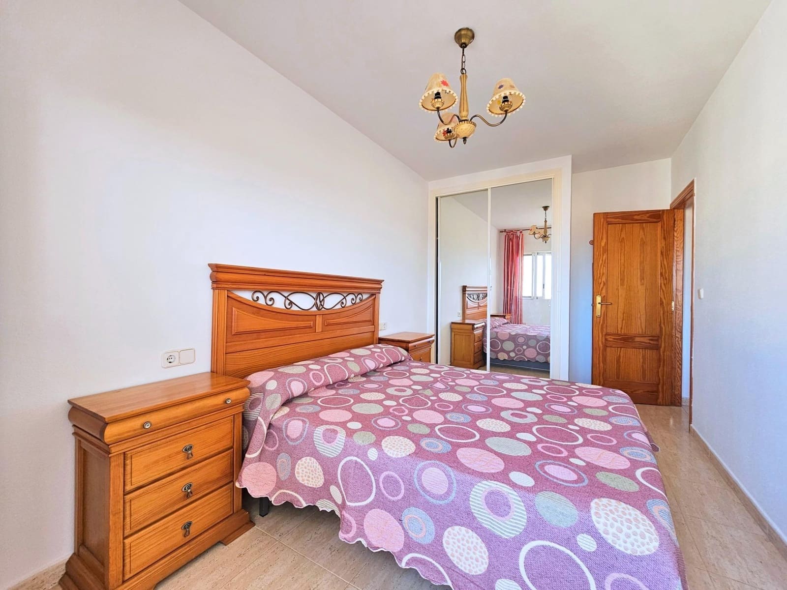 2 soverom Penthouse til leie i Playa Honda med svømmebasseng garasje - € 750 (Ref: 8946214)