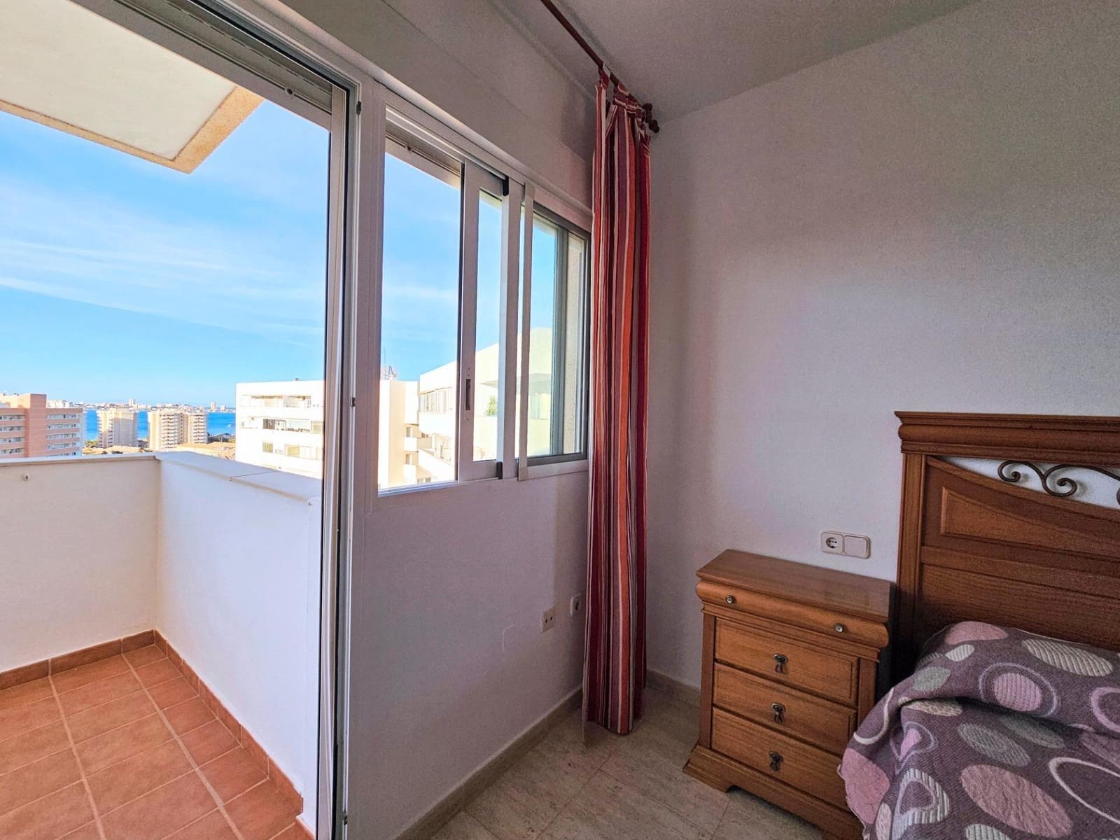 2 soverom Penthouse til leie i Playa Honda med svømmebasseng garasje - € 750 (Ref: 8946214)