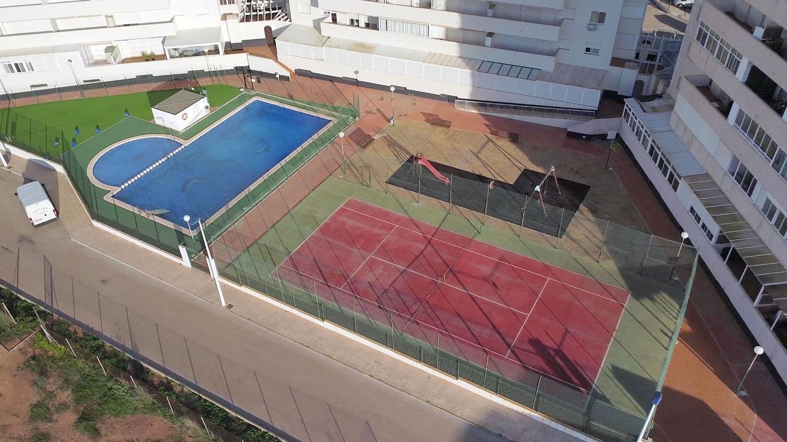 2 soverom Penthouse til leie i Playa Honda med svømmebasseng garasje - € 750 (Ref: 8946214)