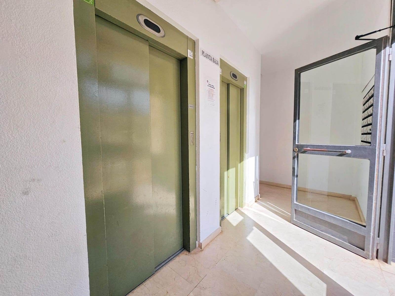 2 soverom Penthouse til leie i Playa Honda med svømmebasseng garasje - € 750 (Ref: 8946214)