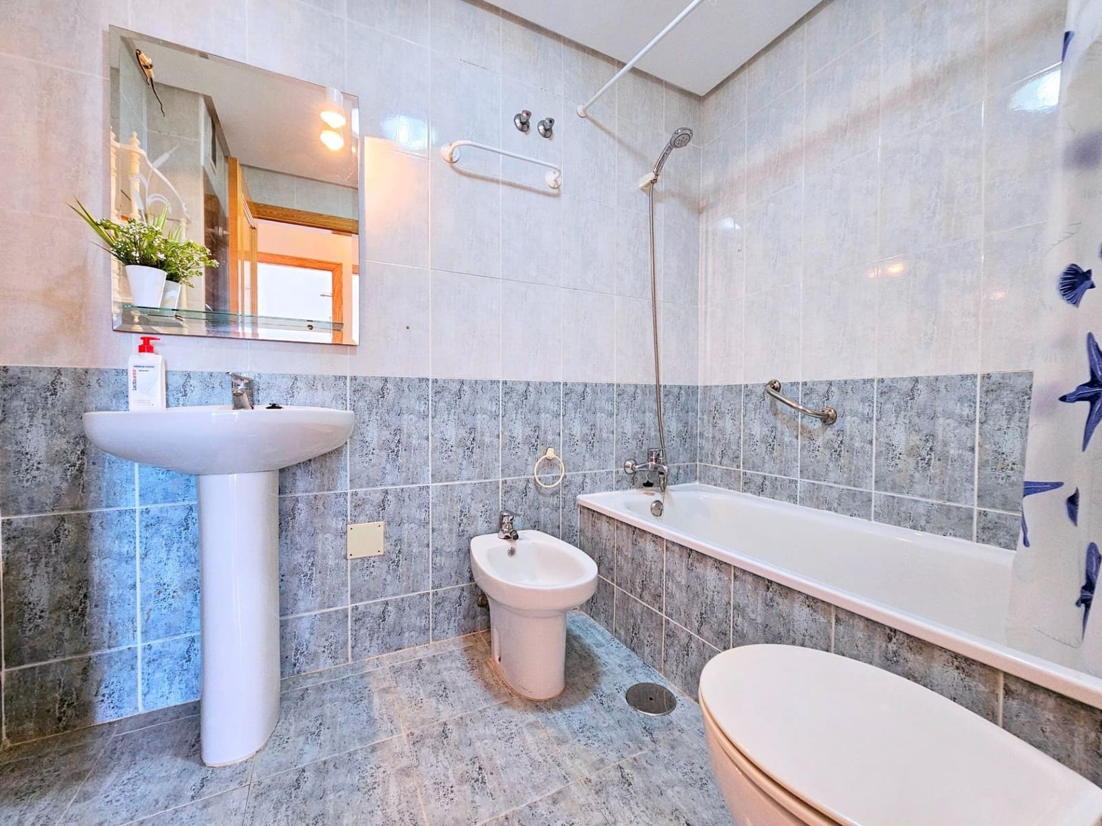 2 soverom Penthouse til leie i Playa Honda med svømmebasseng garasje - € 750 (Ref: 8946214)