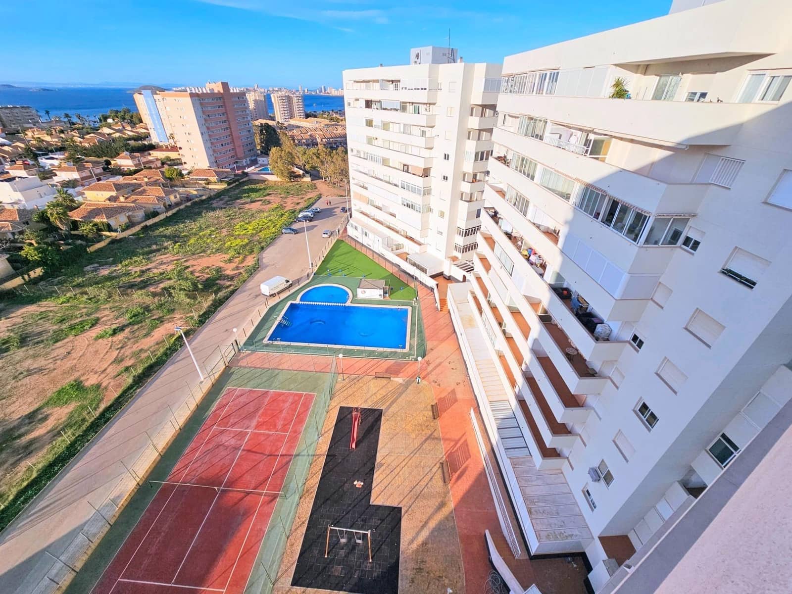 2 soverom Penthouse til leie i Playa Honda med svømmebasseng garasje - € 750 (Ref: 8946214)