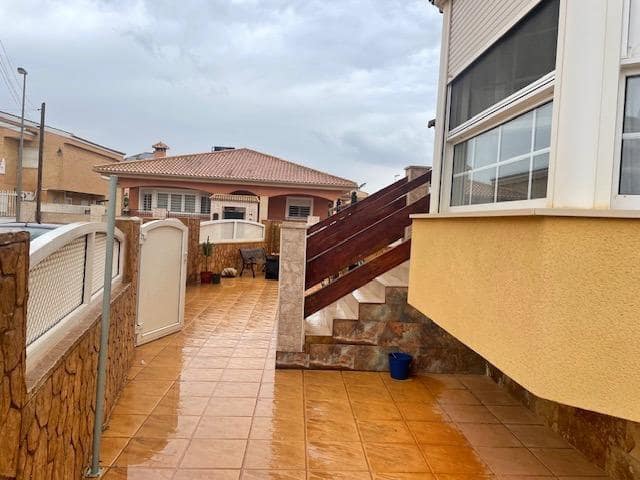 4 camera da letto Villa in vendita in Santa Ana con garage - 325.000 € (Rif: 8998821)