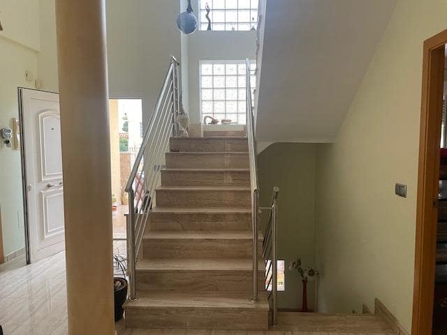 4 camera da letto Villa in vendita in Santa Ana con garage - 325.000 € (Rif: 8998821)