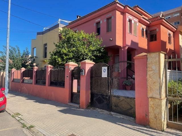 Chalet de 4 habitaciones en Cartagena en venta - 550.000 € (Ref: 9355985)