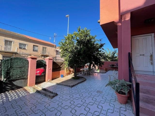 Chalet de 4 habitaciones en Cartagena en venta - 550.000 € (Ref: 9355985)