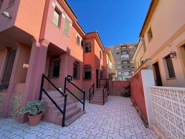 Chalet de 4 habitaciones en Cartagena en venta - 550.000 € (Ref: 9355985)