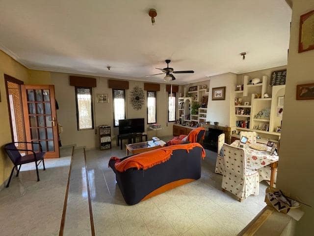 Chalet de 4 habitaciones en Cartagena en venta - 550.000 € (Ref: 9355985)