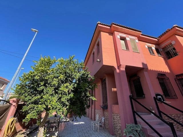 4 bedroom Villa for sale in Cartagena - € 550,000 (Ref: 9355985)