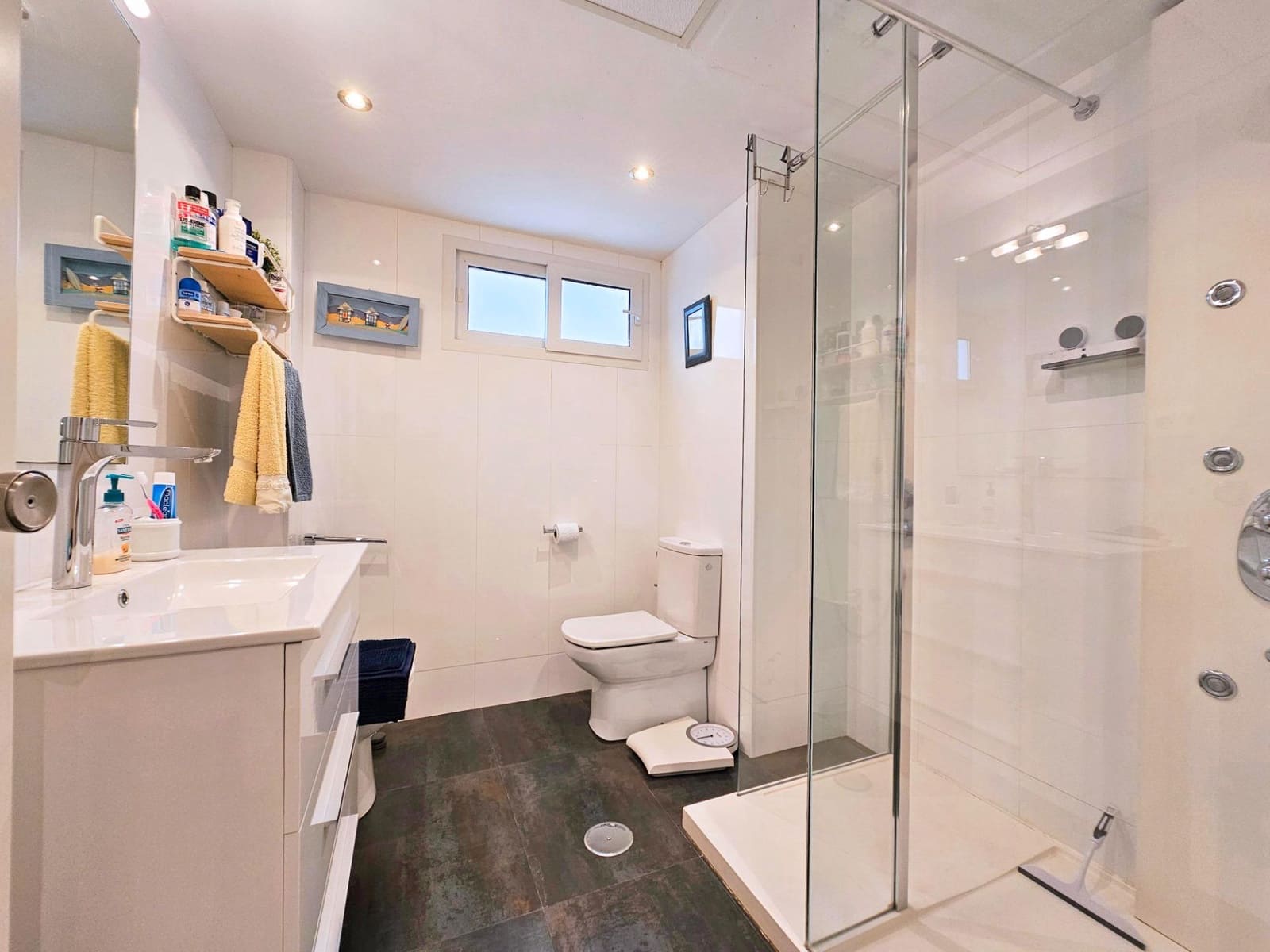 4 bedroom Flat for sale in Cartagena - € 575,000 (Ref: 9403517)