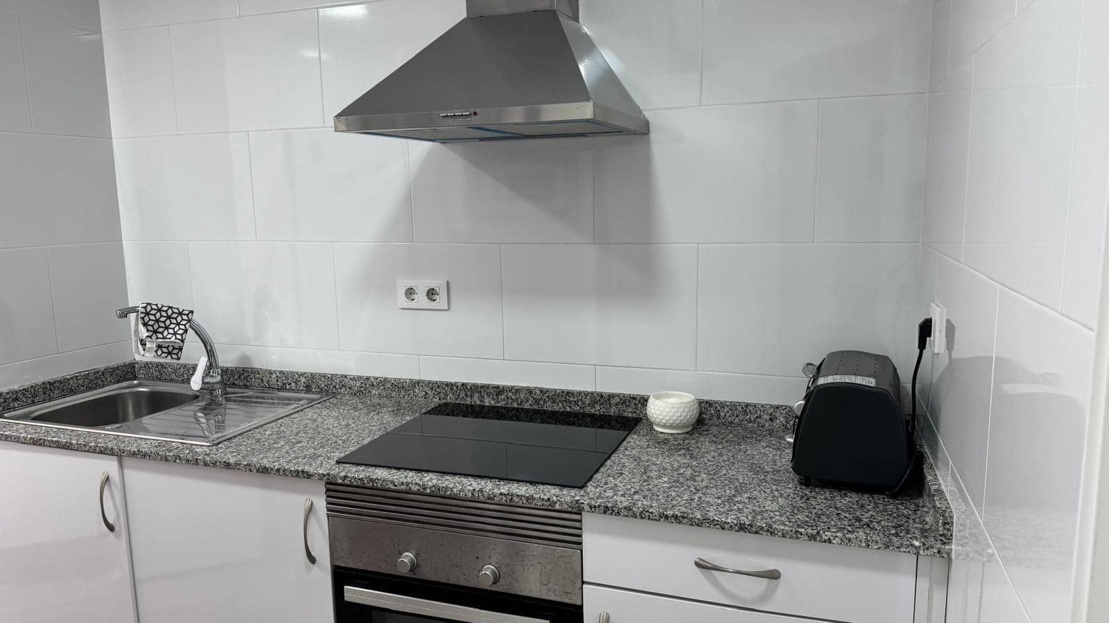 2 soveværelse Lejlighed til leje i Cartagena - € 700 (Ref: 9450340)