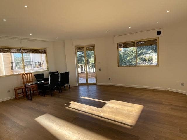 4 camera da letto Appartamento da affittare in Cartagena - 1.500 € (Rif: 9533877)