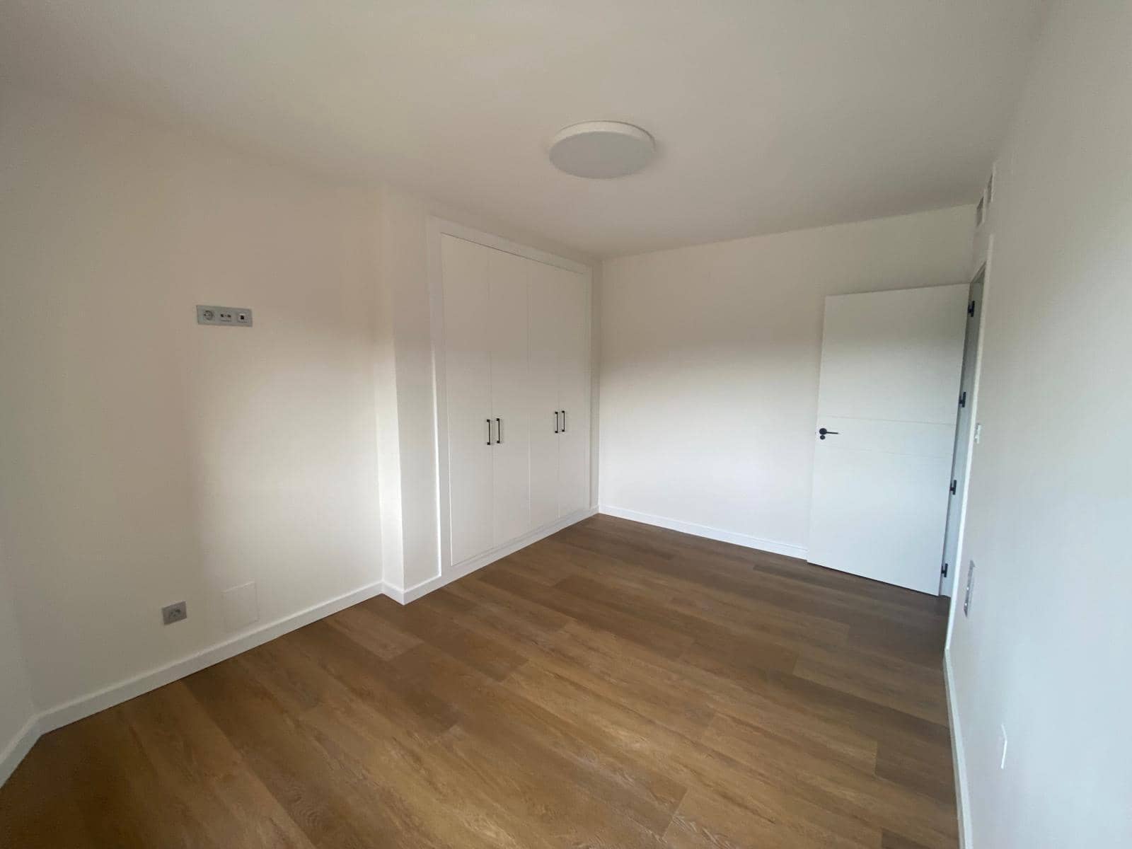 4 bedroom Flat for rent in Cartagena with garage - € 1,350 (Ref: 9533877)