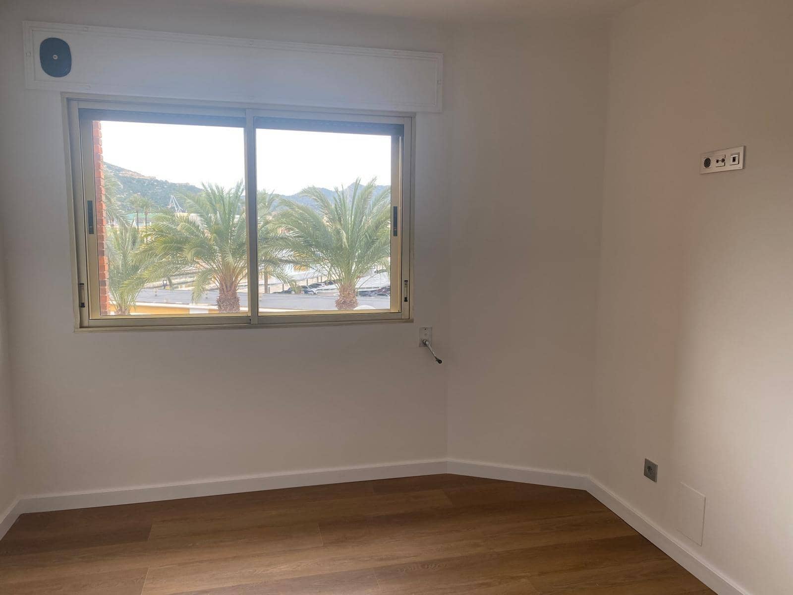 4 bedroom Flat for rent in Cartagena with garage - € 1,350 (Ref: 9533877)