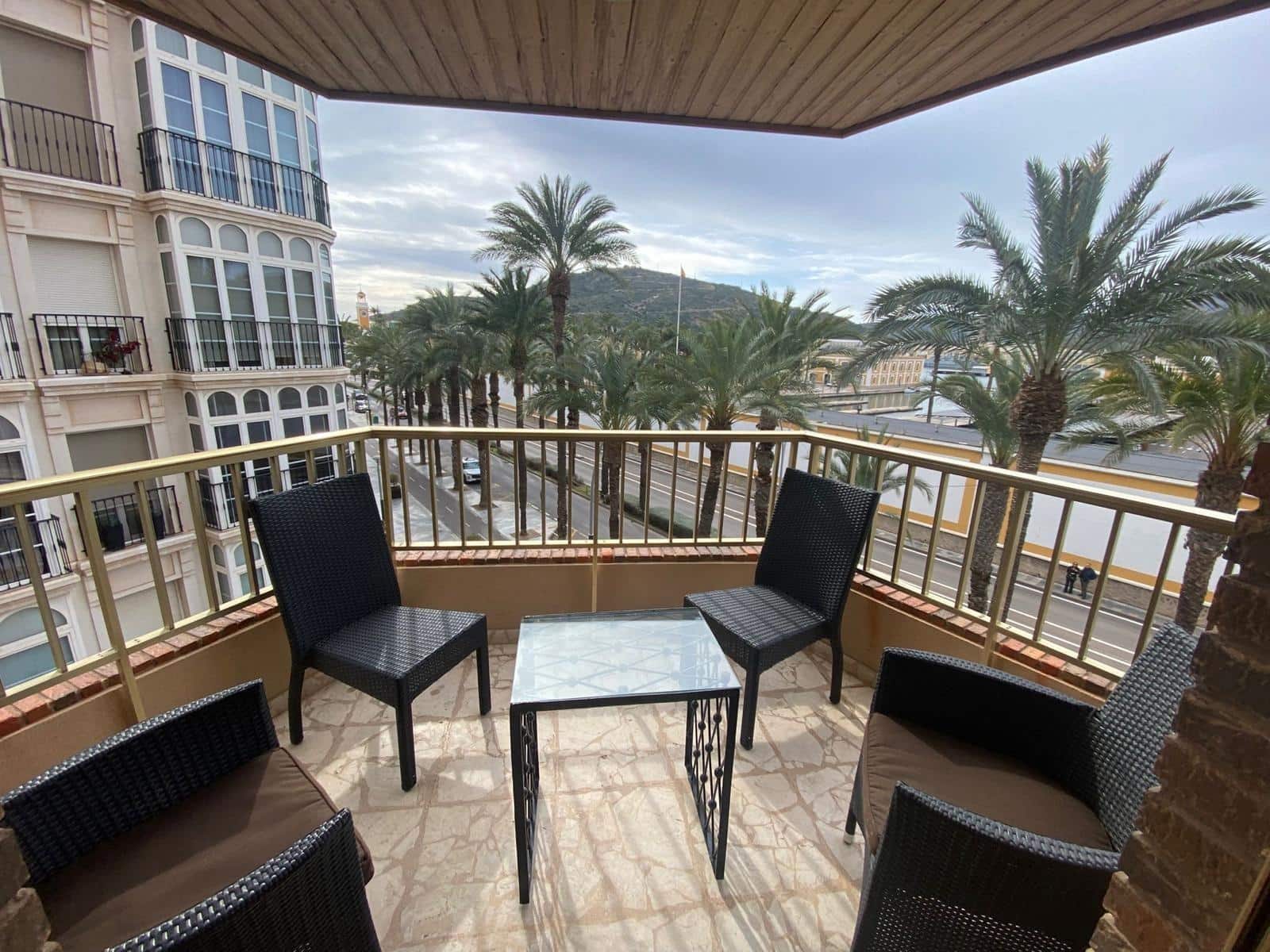 4 bedroom Flat for rent in Cartagena with garage - € 1,350 (Ref: 9533877)