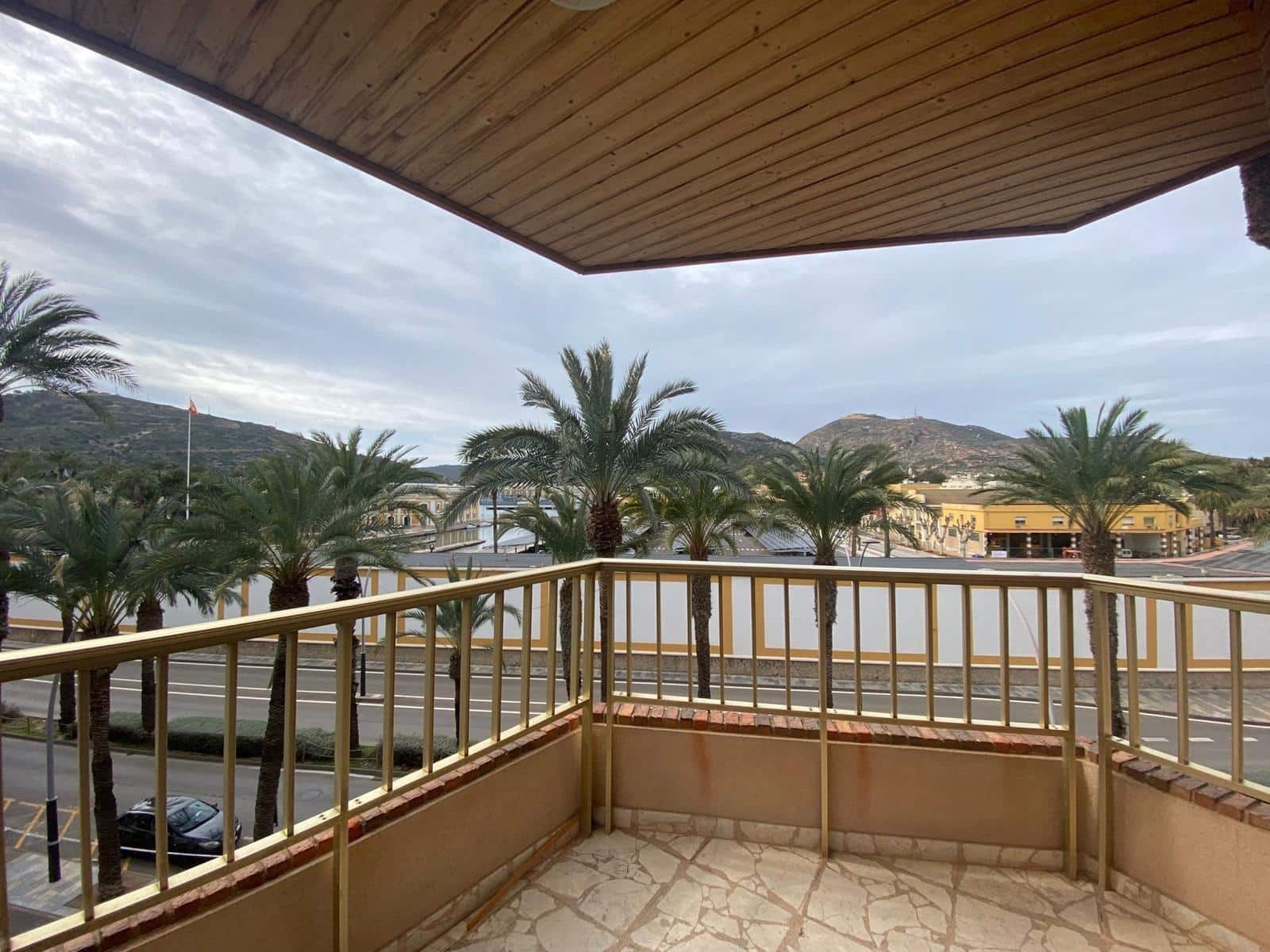 4 bedroom Flat for rent in Cartagena with garage - € 1,350 (Ref: 9533877)