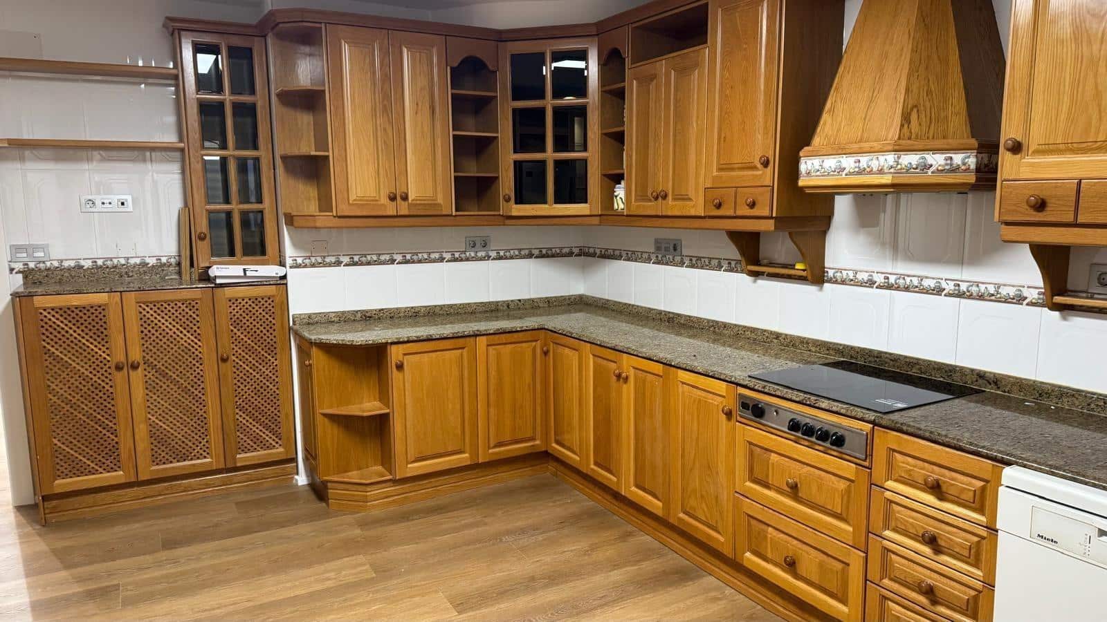 4 bedroom Flat for rent in Cartagena with garage - € 1,350 (Ref: 9533877)