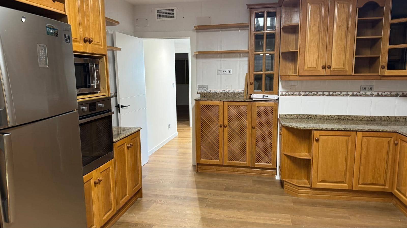 4 bedroom Flat for rent in Cartagena with garage - € 1,350 (Ref: 9533877)