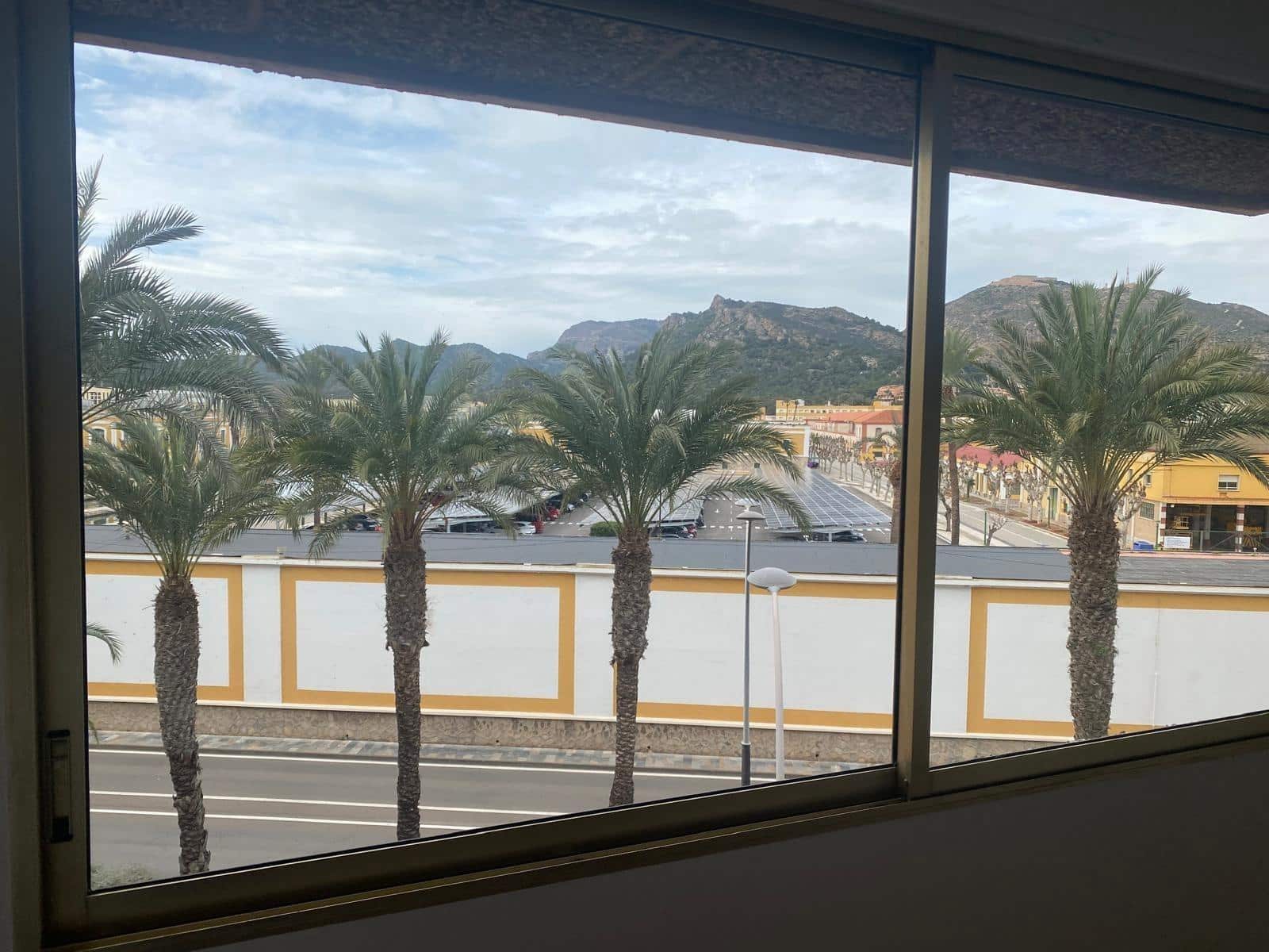 4 bedroom Flat for rent in Cartagena with garage - € 1,350 (Ref: 9533877)