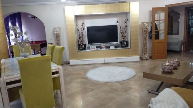 Piso de 4 habitaciones en Cartagena en venta - 398.000 € (Ref: 9571345)