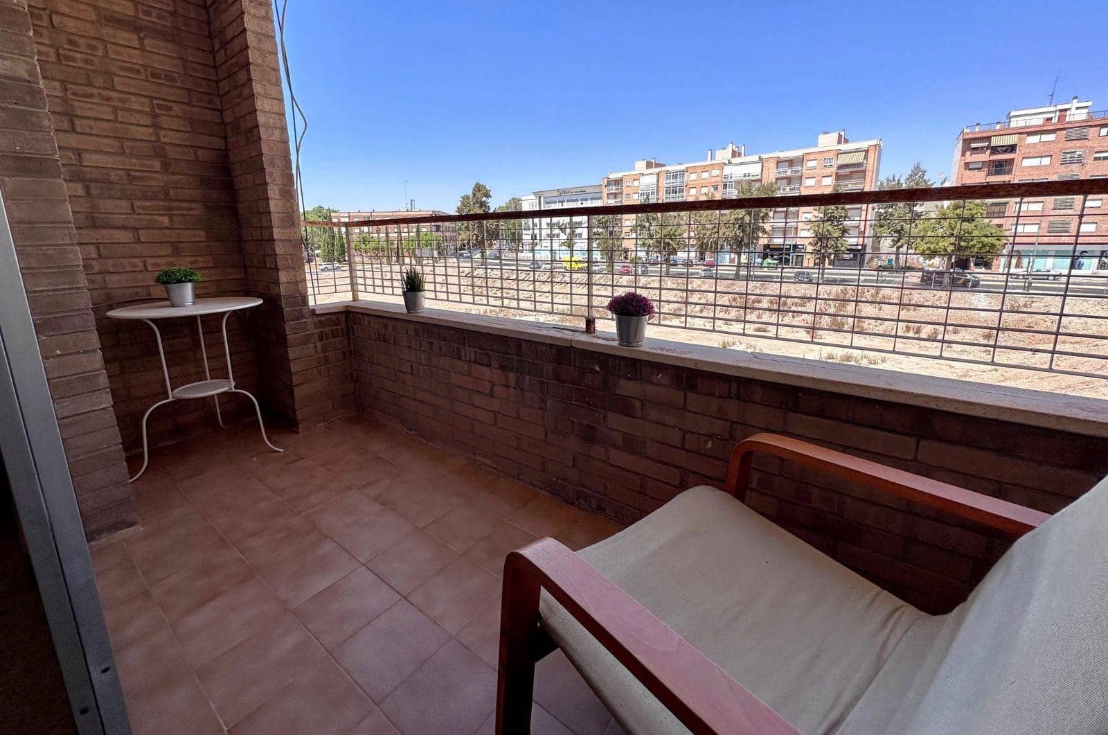 Piso de 4 habitaciones en Cartagena en venta - 257.000 € (Ref: 9608192)