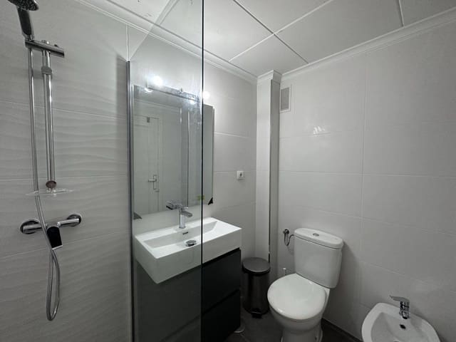 Piso de 4 habitaciones en Cartagena en venta - 257.000 € (Ref: 9608192)