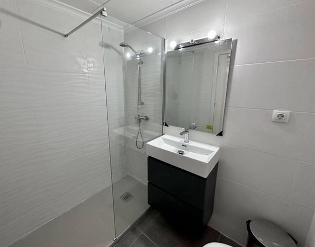 Piso de 4 habitaciones en Cartagena en venta - 257.000 € (Ref: 9608192)