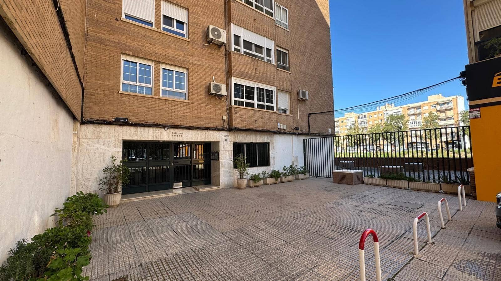 Piso de 4 habitaciones en Cartagena en venta - 257.000 € (Ref: 9608192)